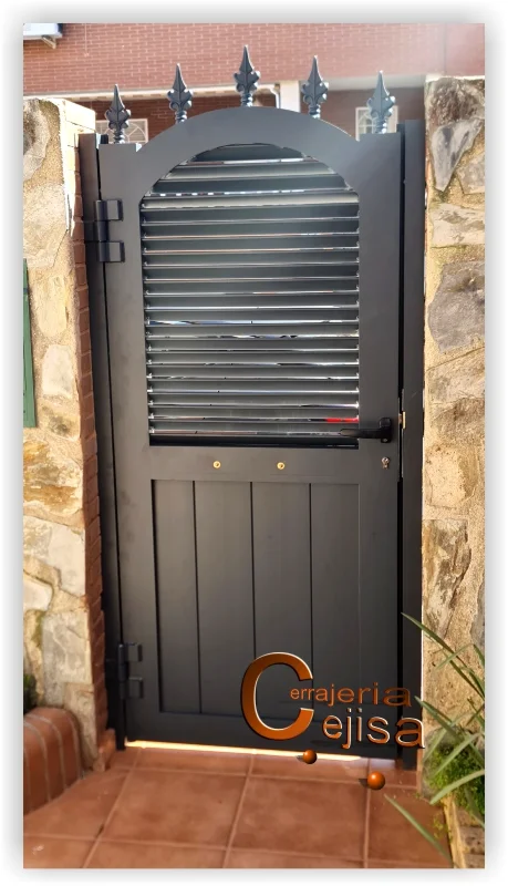 Diseño personalizado puertas en aluminio soldado