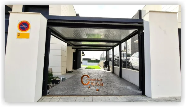 Cochera panel sándwich de 30mm