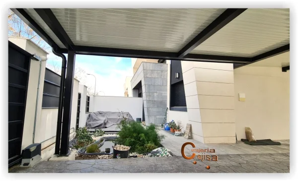 Marquesina parking panel sándwich de 30mm