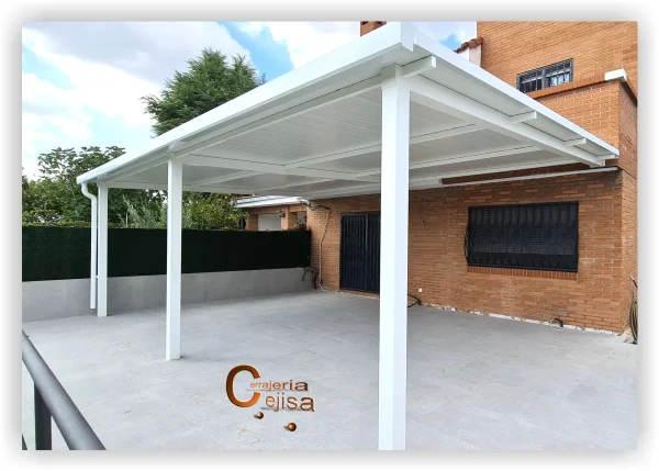 Marquesina panel sándwich teja roja