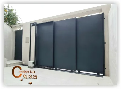 Puertas corredera y peatonal en bandejas con inox P91G