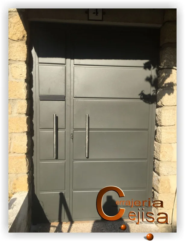 Puerta bandeja gris oxido. P51G