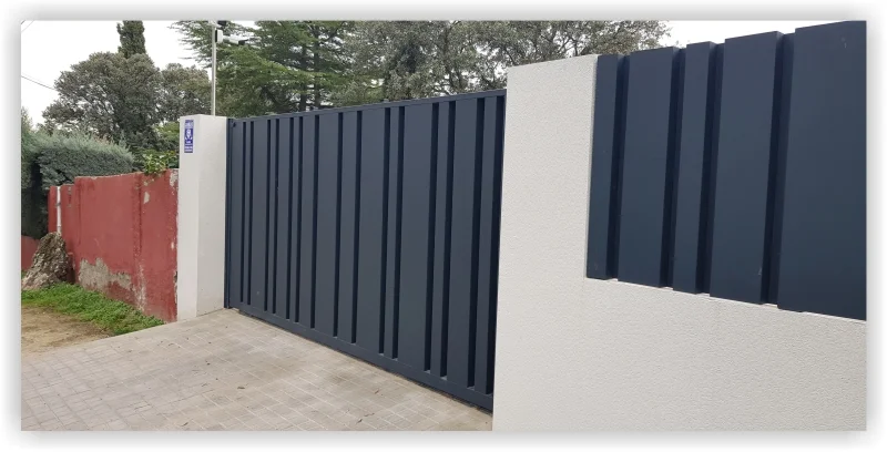 Puerta chapa bandeja en vertical P68G