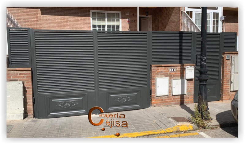 Puerta metlica de lamas P79G