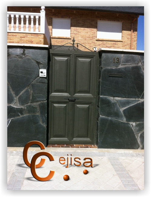 Puerta corredera de cuarterones
