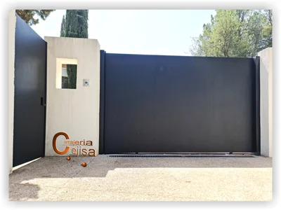 Puertas en chapa lisa P85G
