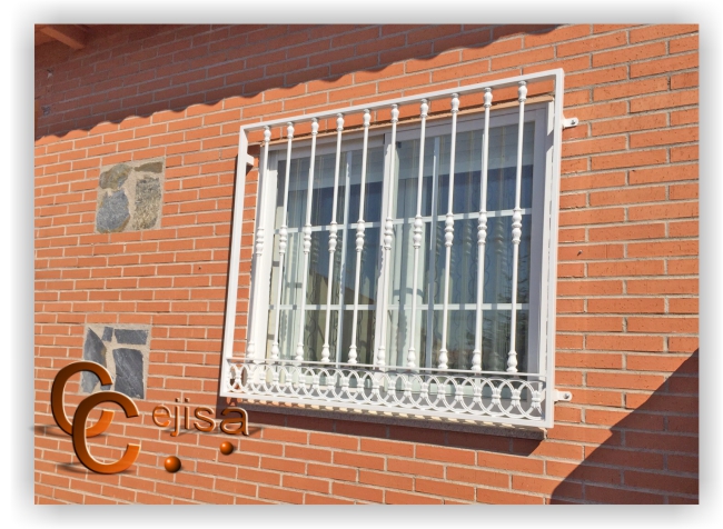 Reja de exterior modelo macollas y solera